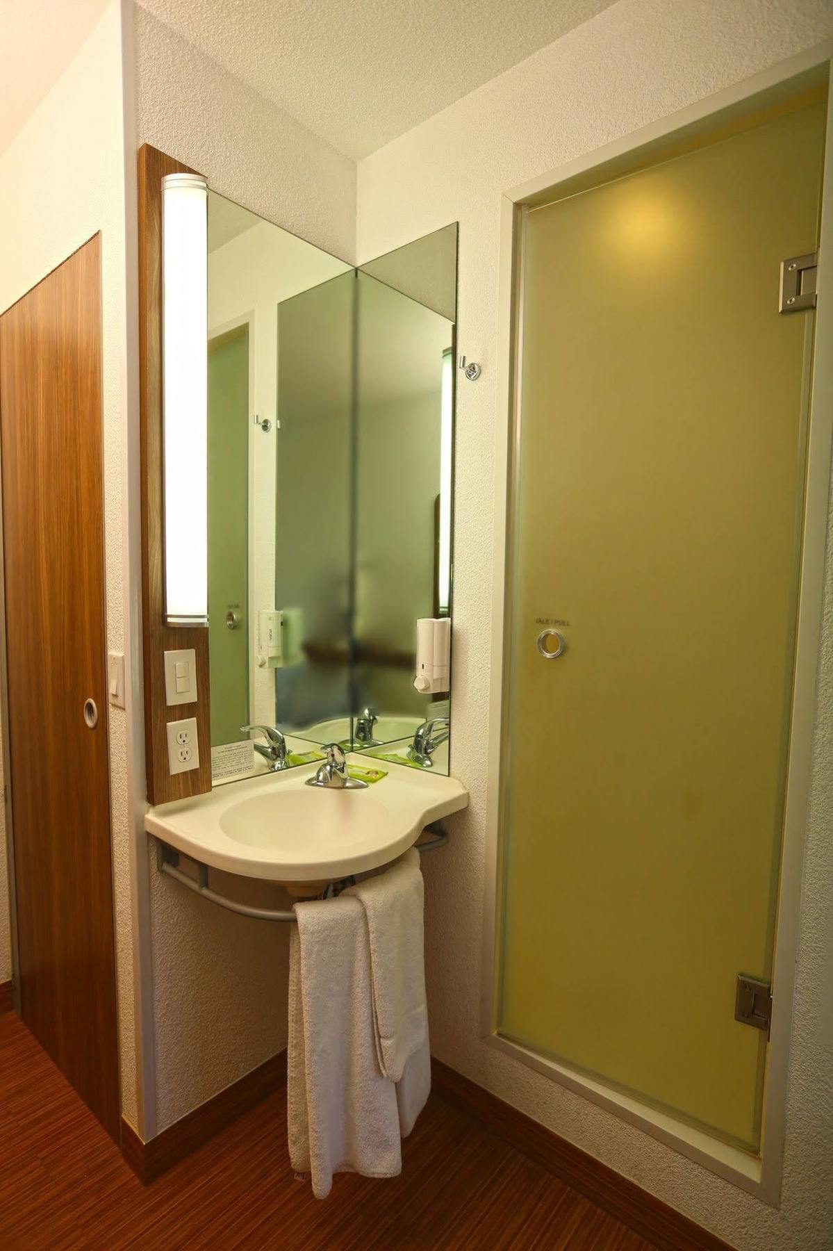 Hotel Hi! Santa Catarina Santa Catarina  外观 照片